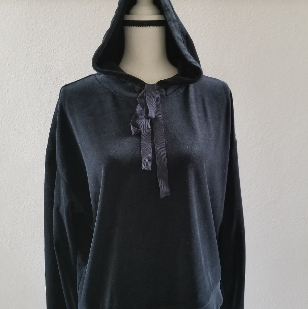 Max Studio Women’s Black Hooded Velour Pullover Plush Lounge Casual M - Picture 1 of 8
